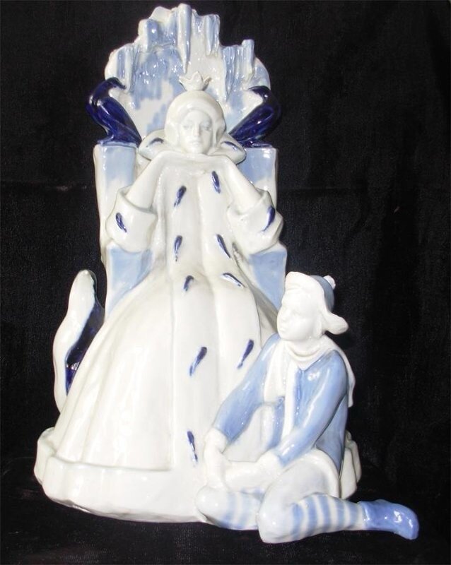 Бржезицкая Аста Давидовна «Снежная королева» (1958, фарфор, роспись подглазурная). Из коллекции Новокузнецкого художественного музея.
