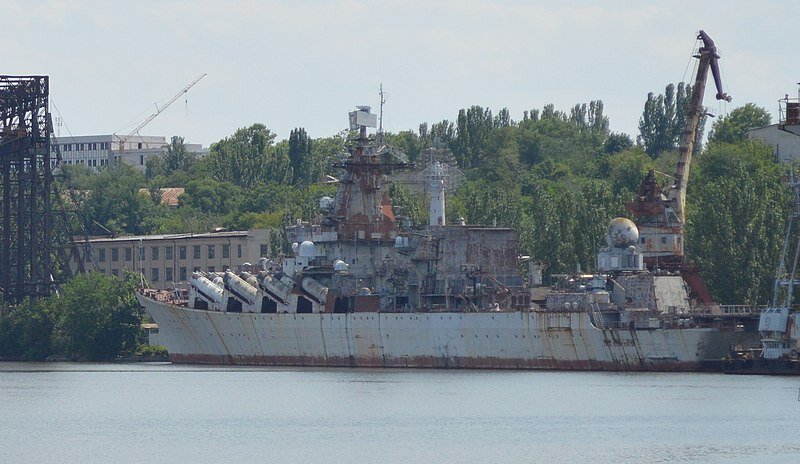 Ракетный крейсер Украина в акватории НСЗ, 25 июля 2021 года.