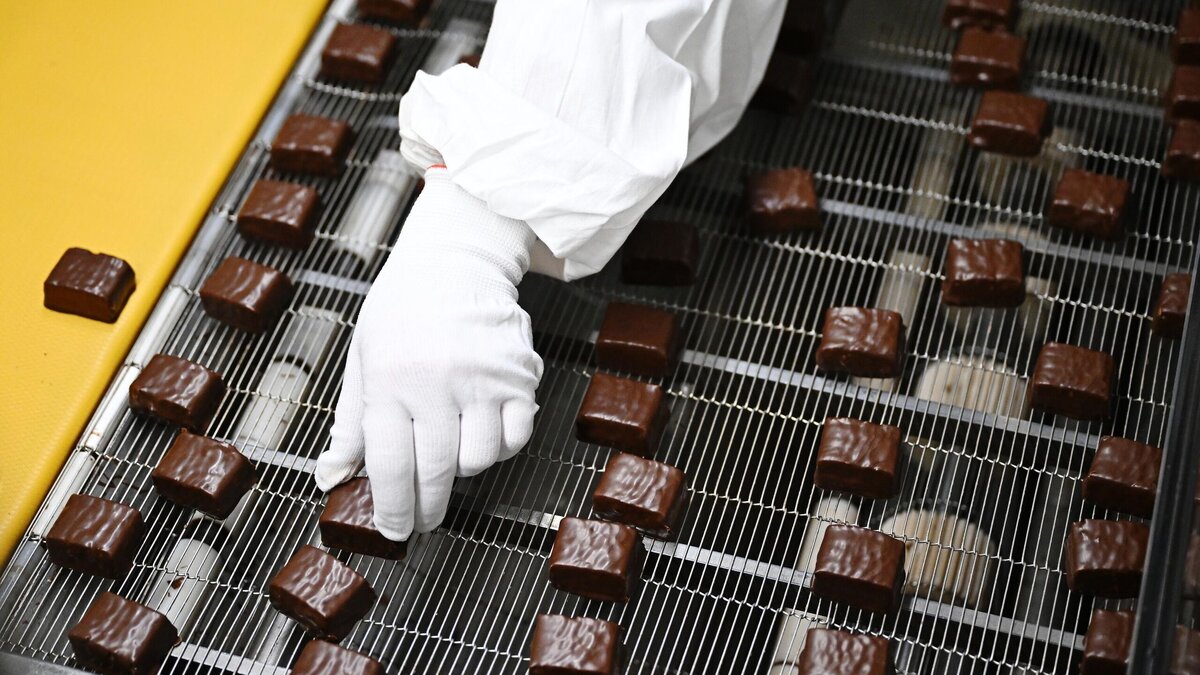    Как выбрать качественные конфеты с алкоголем: объясняет технолог© РИА Новости / Григорий Сысоев
