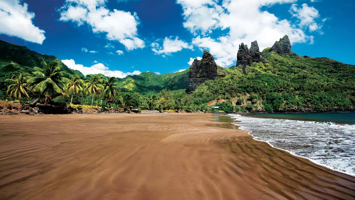  Остров Нуку-Хива. Источник: tropicalislands.net