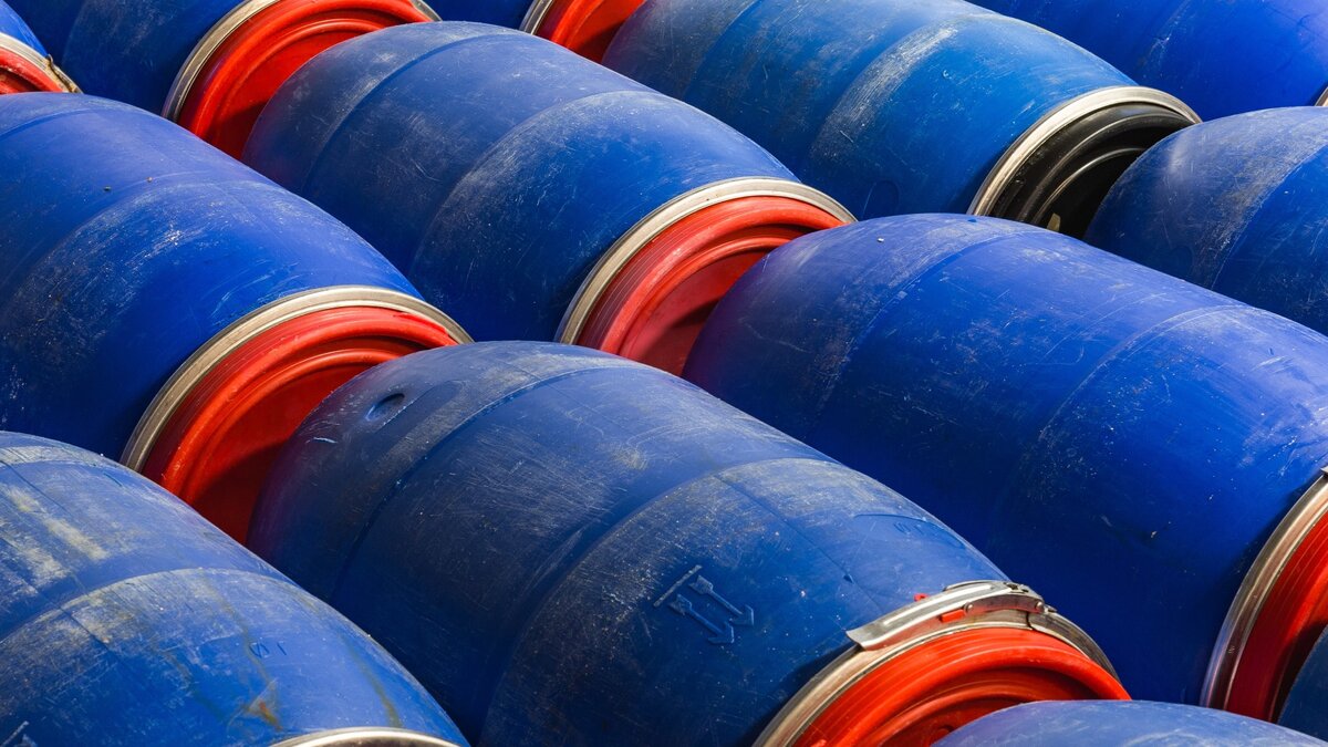 *Пластиковые бочки 