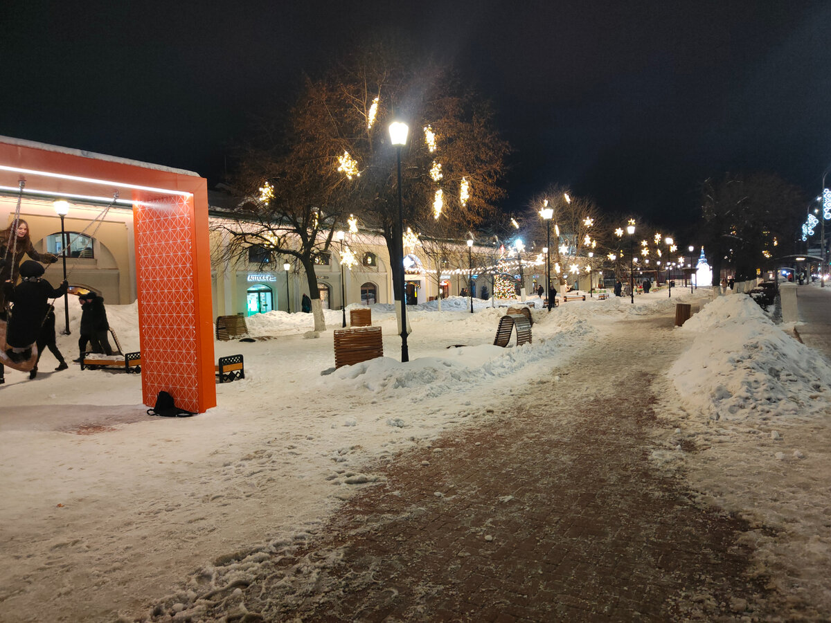 Снежинки, качели, елочка