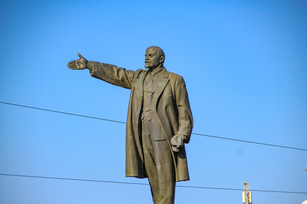    Ремонт торговых ларьков на площади Ленина завершат в 2024 году