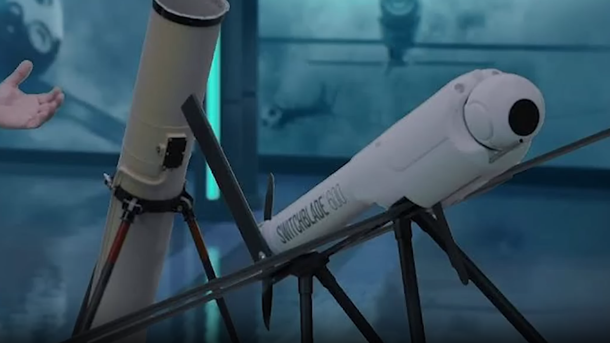 Американский "Свитчблейд 600" считается главным конкурентом "Ланцета" на этом рынке.  Печаль только в том, что и у него, и у его предшественника,"Свитчблейд 300" почти десять тысяч пусков и результативность ниже среднего.  Кадры разработчика AeroVironmenт