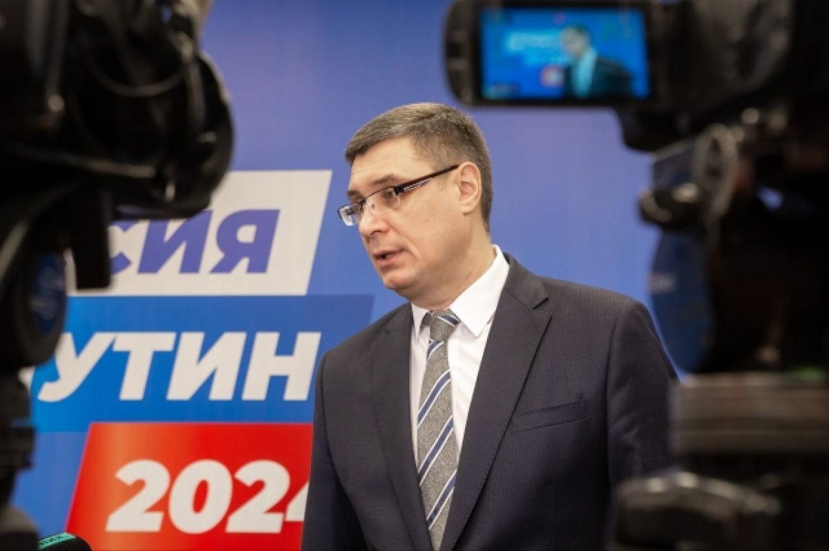    Авдеев поставил подпись за выдвижение Путина для участия в выборах в 2024