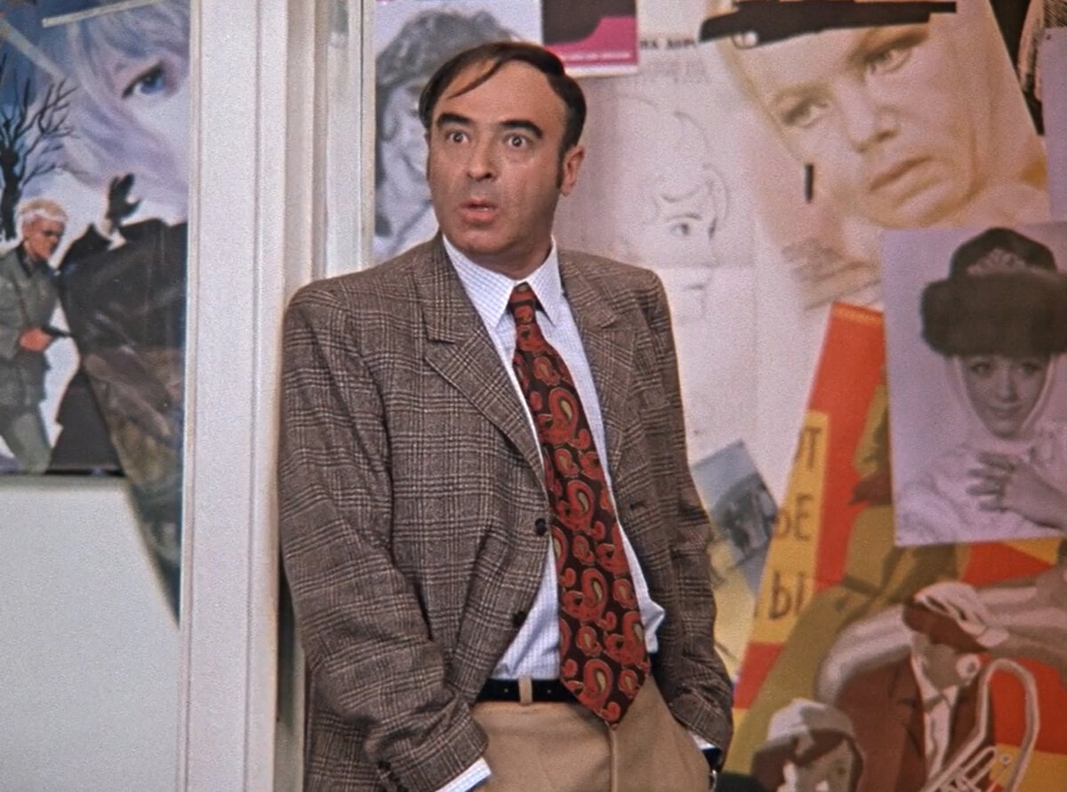 Владимир Этуш в роли Шпака. Кадр из кинофильма “Иван Васильевич меняет профессию”, 1973 г., режиссер Леонид Гайдай, сценаристы Владлен Бахнов, Леонид Гайдай, композитор Александр Зацепин (скриншот)