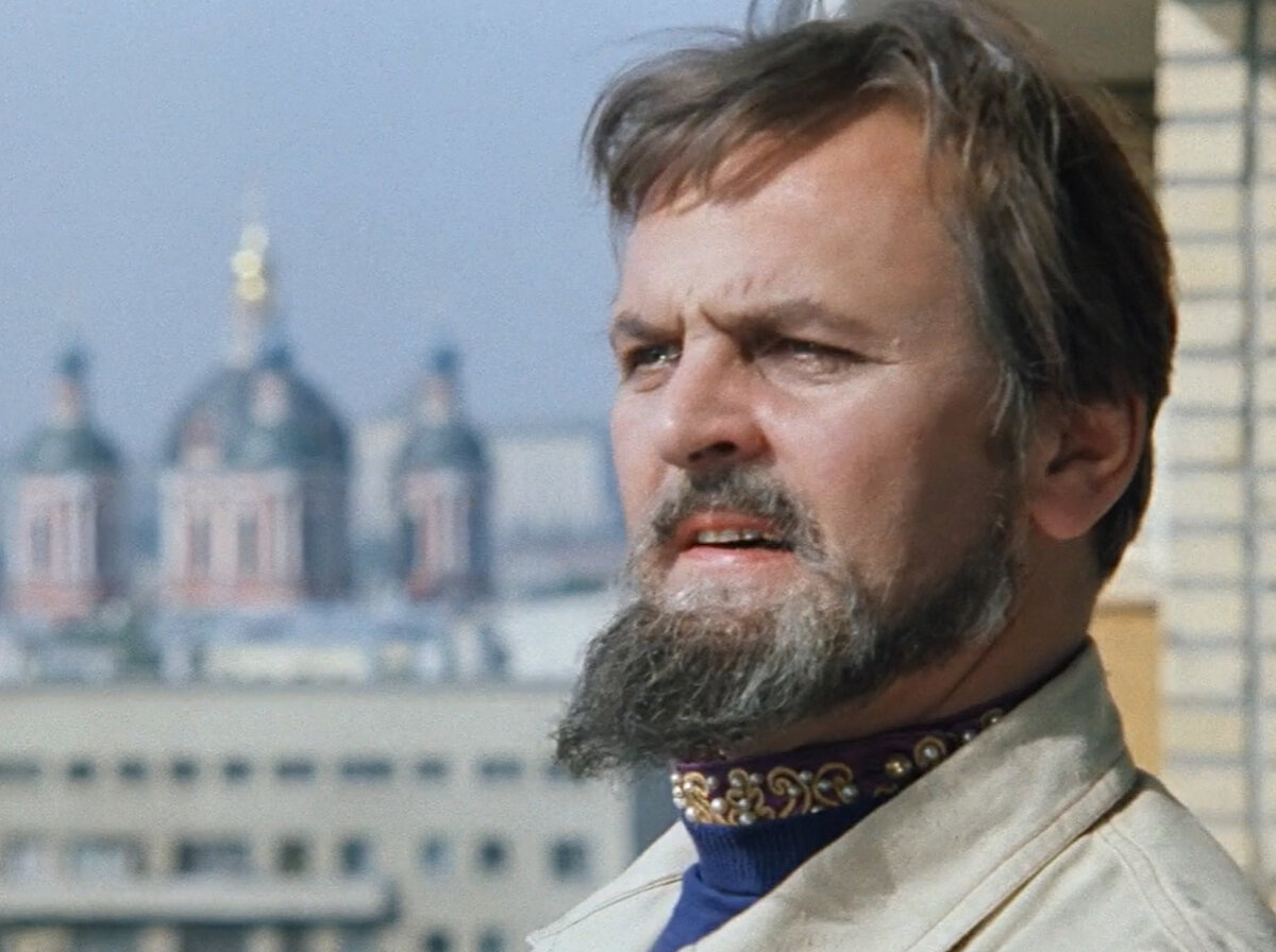 Юрий Яковлев в роли Ивана Грозного. Кадр из кинофильма “Иван Васильевич меняет профессию”, 1973 г., режиссер Леонид Гайдай, сценаристы Владлен Бахнов, Леонид Гайдай, композитор Александр Зацепин (скриншот)