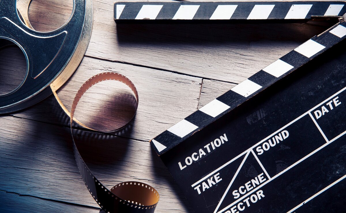 Фото: https://top-fon.com/uploads/posts/2023-01/1675108106_top-fon-com-p-fon-dlya-prezentatsii-po-rezhissure-88.jpg