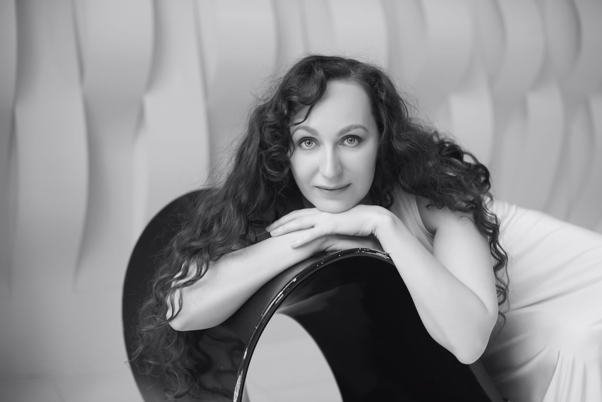 Ирина Барбанель — детский писатель, член Союза детских и юношеских писателей.