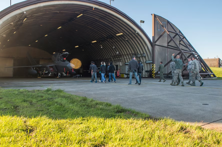 Укрытие корея. Аэродром ангар NATO. Капониры Су-34. Аэродром капонир НАТО. Аэродром Балтимор Воронеж.