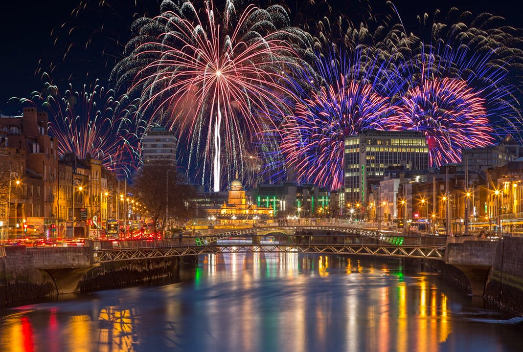 Dublin new york. Дублин новый год. Рождество в Дублине. New year in Dublin. Дублин зимой фото.