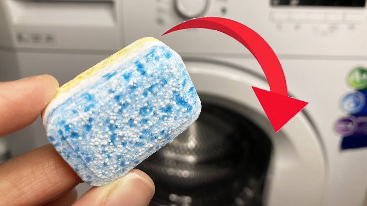 Manchmal riechen wir beim Öffnen der Waschmaschine einen unangenehmen, muffigen Geruch. Dies ist ein sicheres Zeichen für Schimmel. Um das Problem zu lösen, verwenden Hausfrauen normalerweise eine Essiglösung.-3