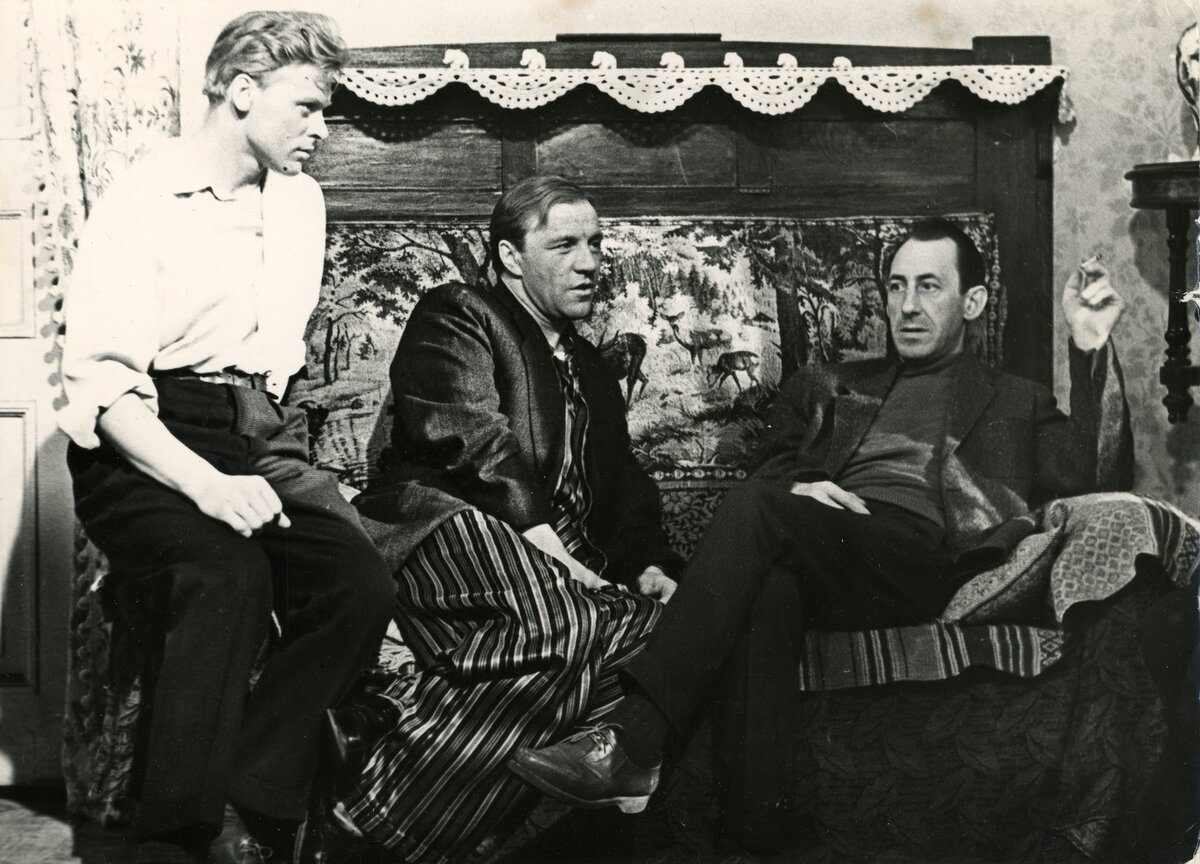 Виталий Коняев и Михаил Ульянов с режиссёром Владимиром Басовым на съёмках к/ф «Тишина» (1963)
