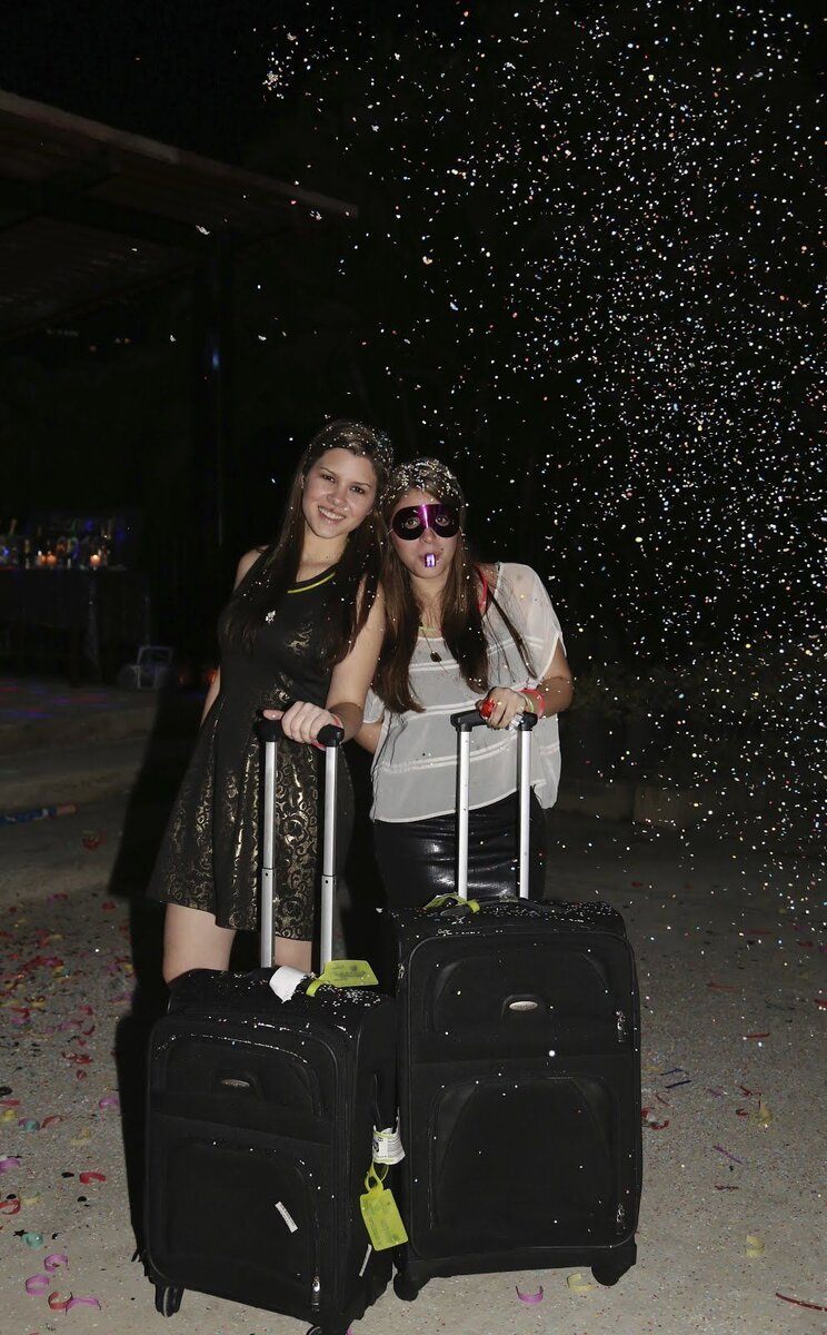 Вот так вот гуляют мексиканцы в новогоднюю ночь) 