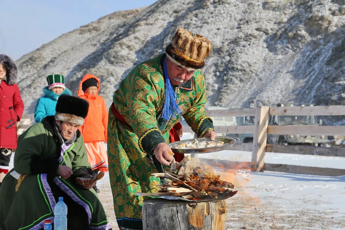 Газ в республике алтай. Алтай чага-байрам. Чага байрам в Республике Алтай. Праздник чага байрам Республика Алтай. Чага байрам у алтайцев.
