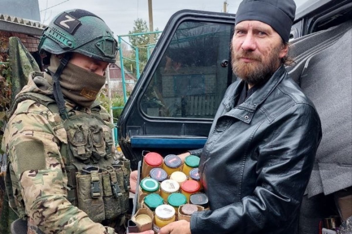    Отец Алексий доставляет на Донбасс гуманитарную помощь для военных и мирных жителей.