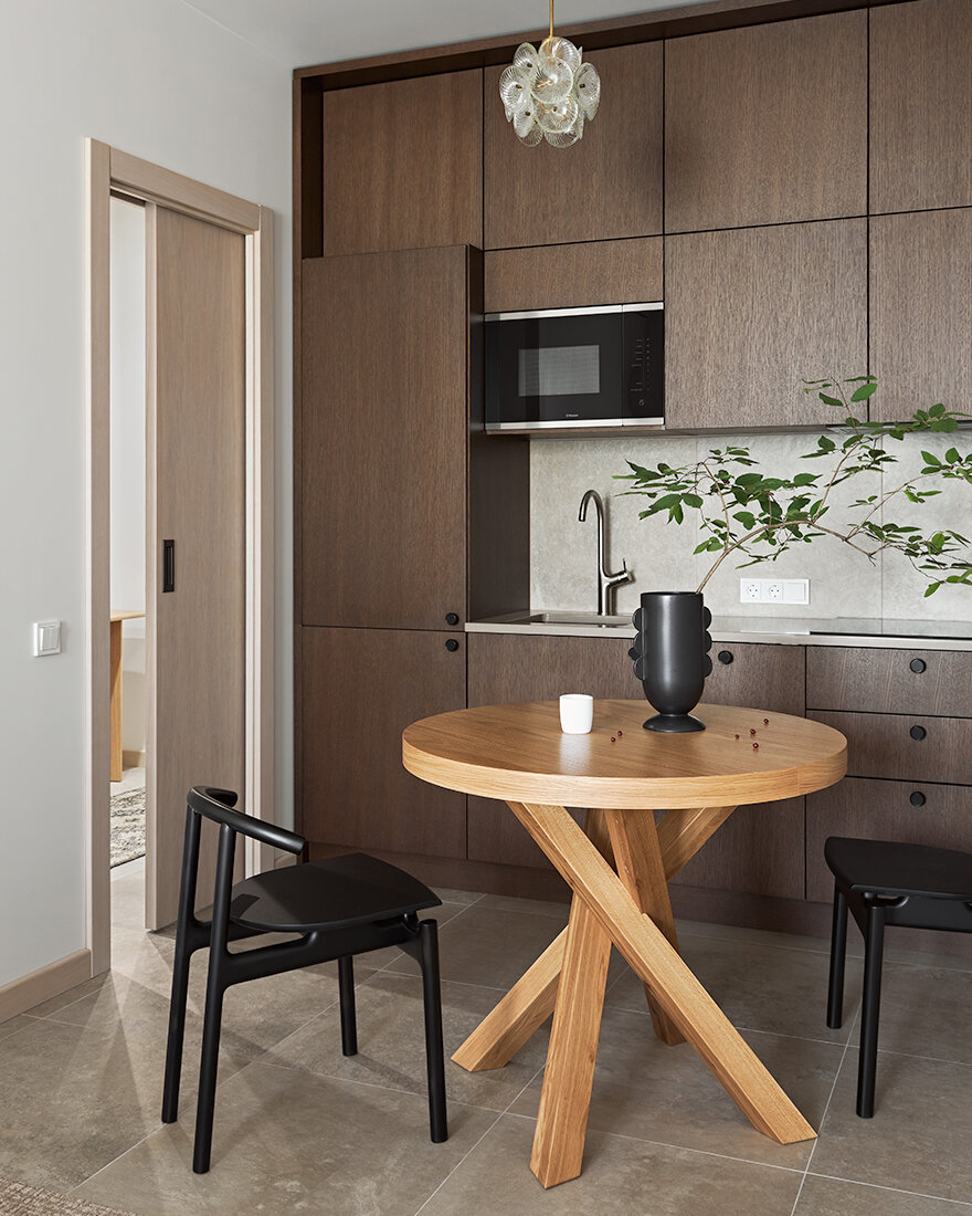 Офис в сером цвете дизайн. Серые стены в офисе. Студия интерьера логотип. Ресепшен в стиле лофт для салона красоты. Ресепшн салона красоты в стиле лофт.