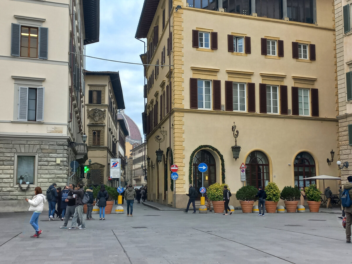 Большие кашпо , хочу такие.