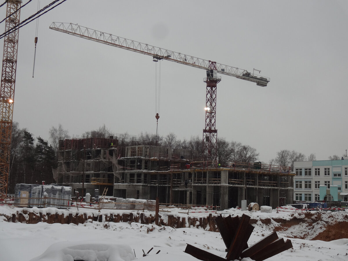 Строительство дома по реновации на улице Маршала Чуйкова, 9. Фото автора