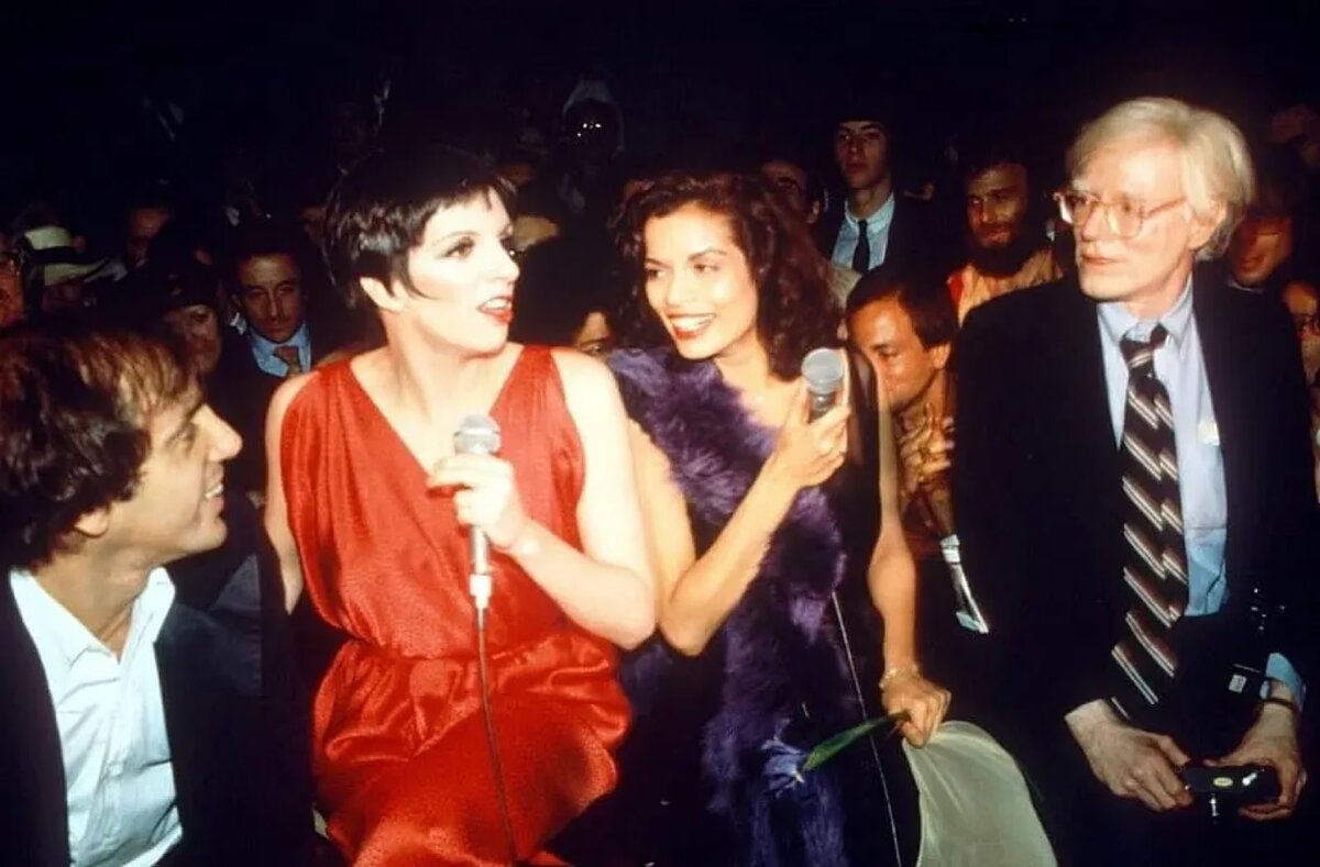 Лайза Минелли, Бьянка Джаггер и Энди Уорхол