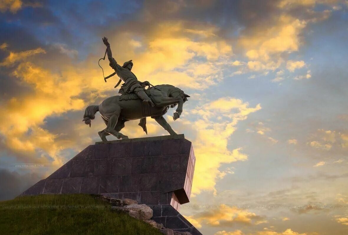 1.Башня "Салават Юлаев"