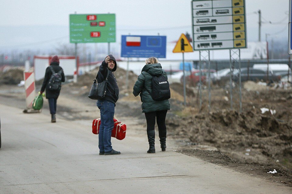    C границы приходят еще более "веселые" для украинцев новости EAST NEWS
