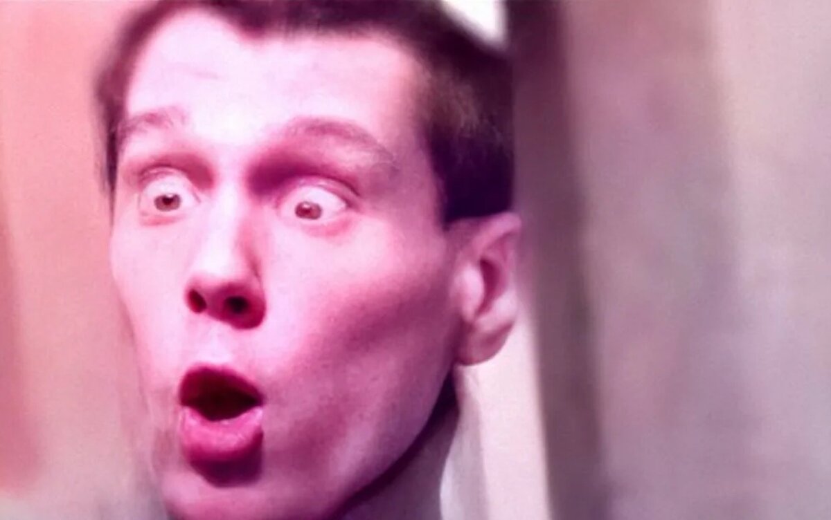 Буйный Славик. Фото фрагмента где к Славику приехал наряд полиции.