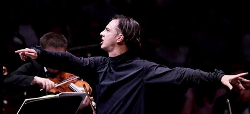 Теодор Курентзис за пультом