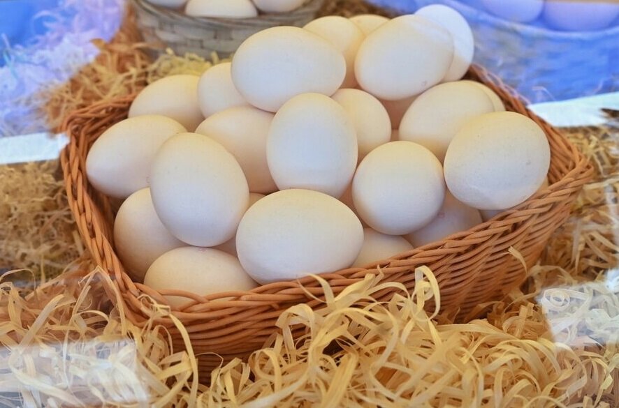Яйца беларусь купить. Белорусские яйца. Азербайджанские яйца. Первые поставки яиц из Азербайджана. Азербайджанские яйца как выглядит упаковка.