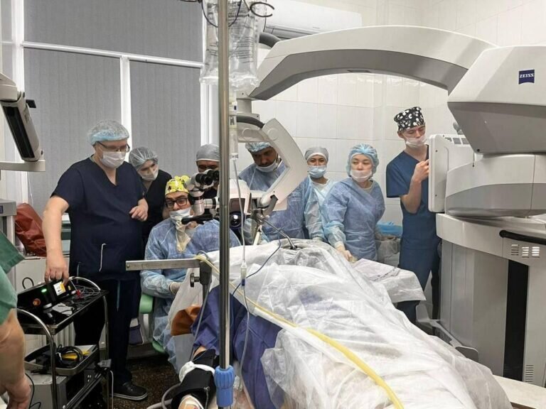    В Оренбургской больнице им. Войнова провели уникальные операции на гортани Марина Шарт