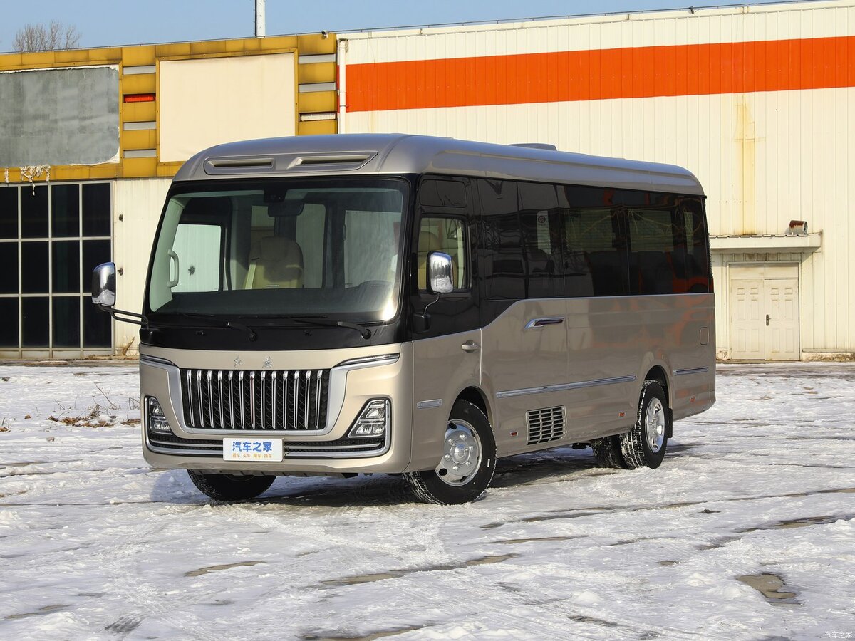 Китайцы представили замену очень популярному в КНР Toyota Coaster. Hongqi  Guoyue получил 3,0-литровый мотор и три версии: бизнес, люкс и флагманскую  | iXBT.com | Дзен