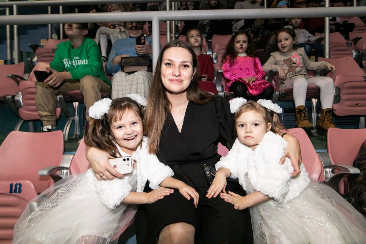  📷    Участниками Губернаторских елок стали 4 тысячи юных оренбуржца Марина Шарт