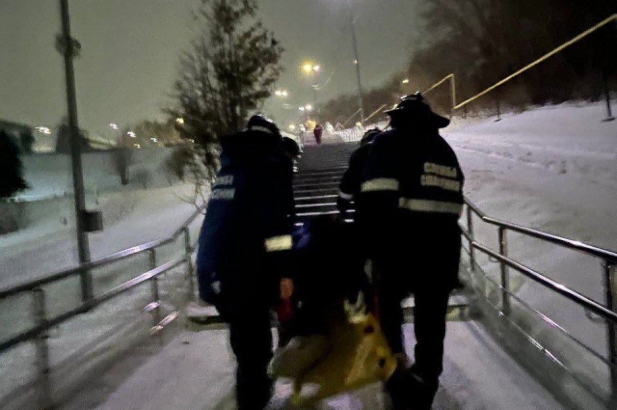    В Ульяновске девушка сломала рёбра, неудачно скатившись на «ватрушке»