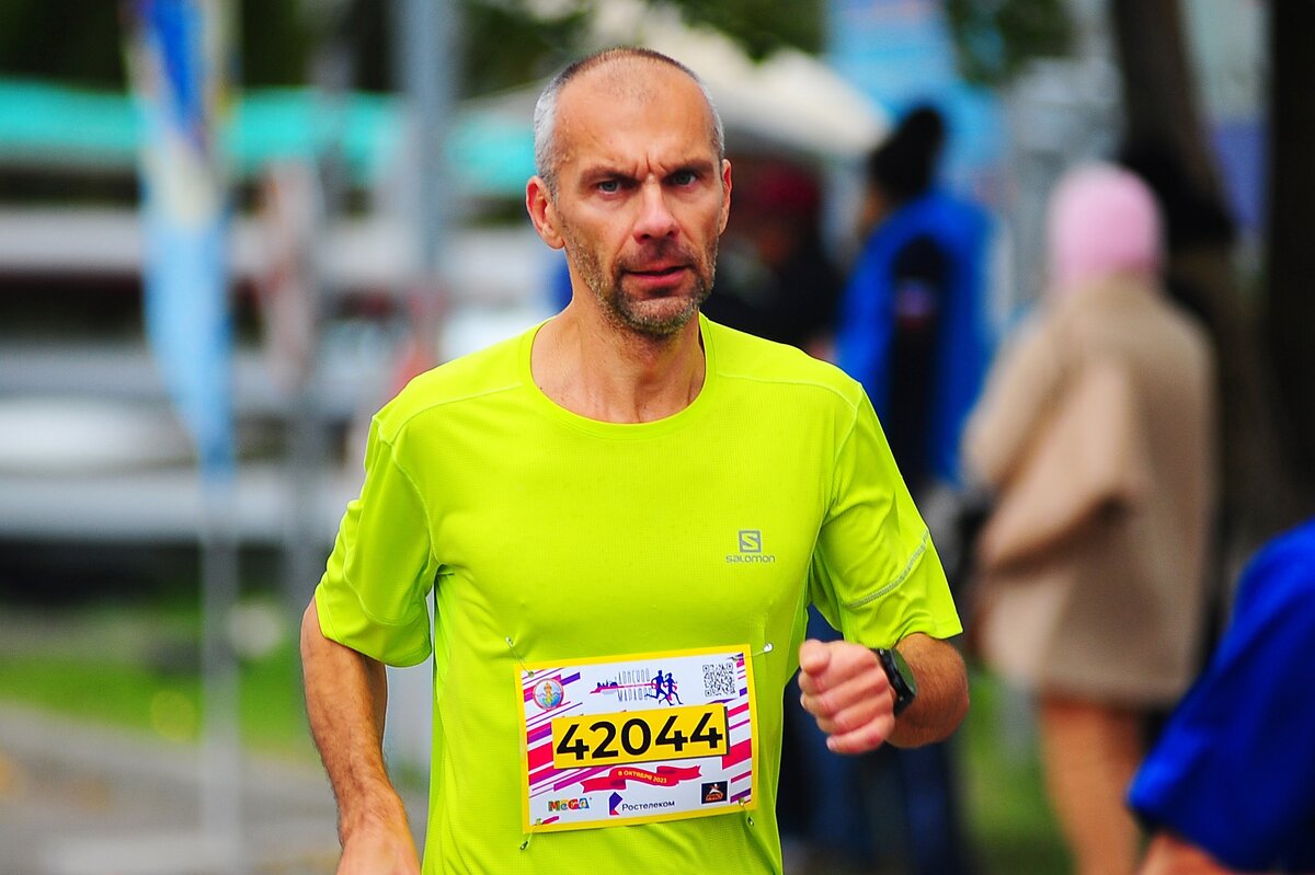 Бегу свой 54й официальный марафон в карьере. Октябрь 2023 года. 