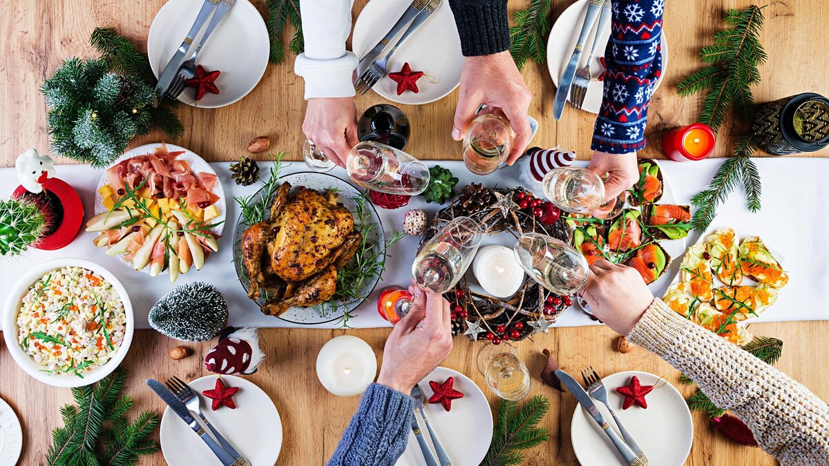    Как не "набрать" в Новый год: диетолог дала очень простые советы© Freepik | timolina