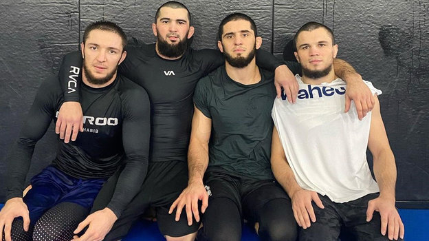    Сайгид Изагахмаев, Абдурахман Гитиновасов, Ислам Махачев и Умар Нурмагомедов. Соцсети