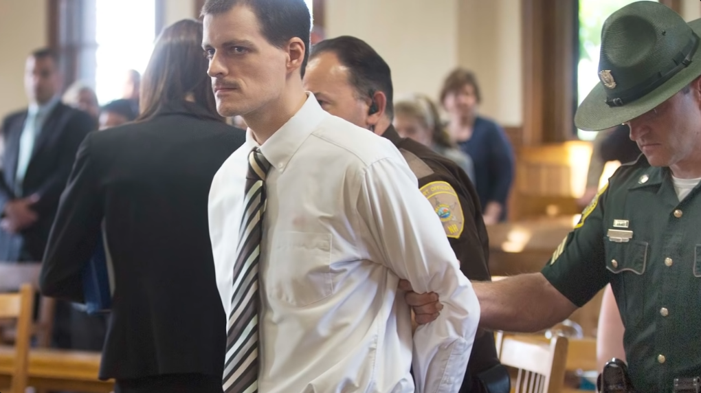 На фото: похититель девушки