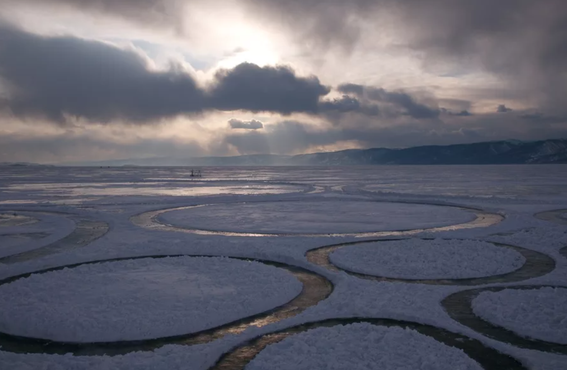 Ледяные круги на воде