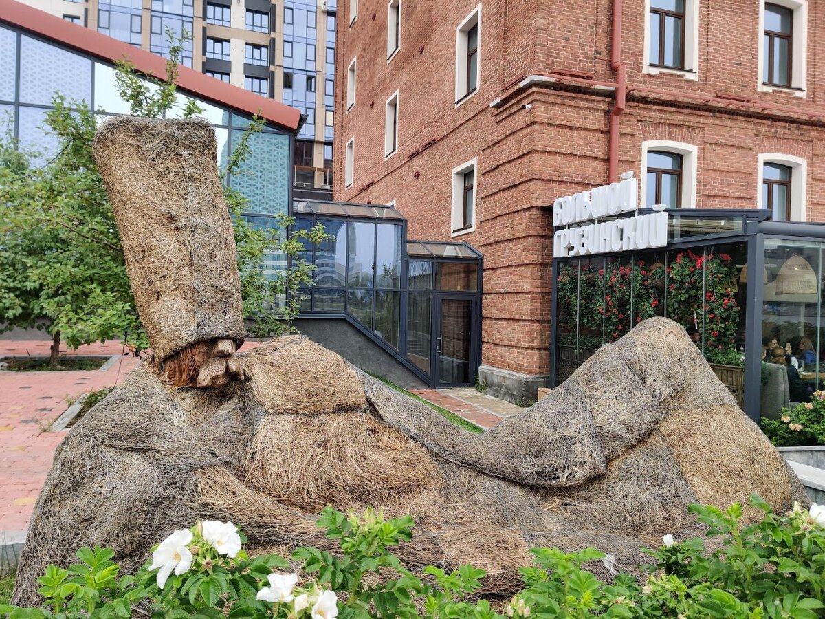 С видом на "Синару" или на крыше элитного ЖК. Топ самых фотогеничных летних вера
