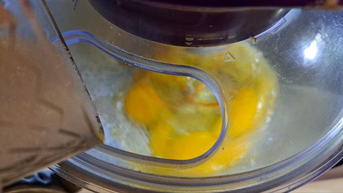 Готовоим бисквитик