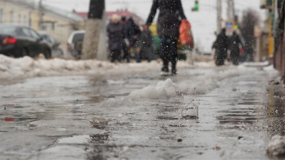    Жителей Москвы предупредили о "ледяном панцире" на дорогах 31 декабря Егор Ильяшов