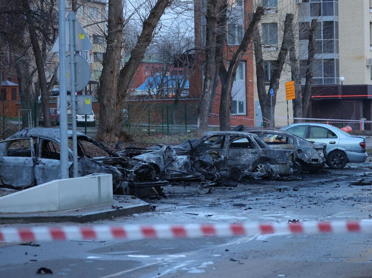    Последствия обстрела центра Белгорода ВСУ© РИА Новости / Антон Вергун