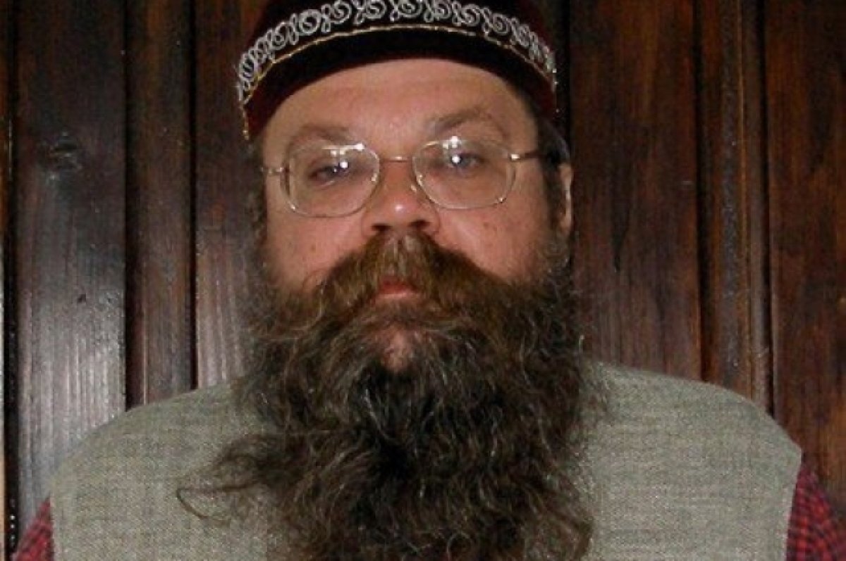    Максим Соколов.