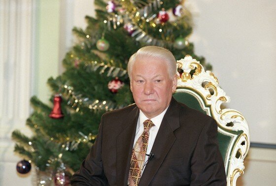    Президент России Борис Ельцин выступает с традиционным новогодним обращением к гражданам России