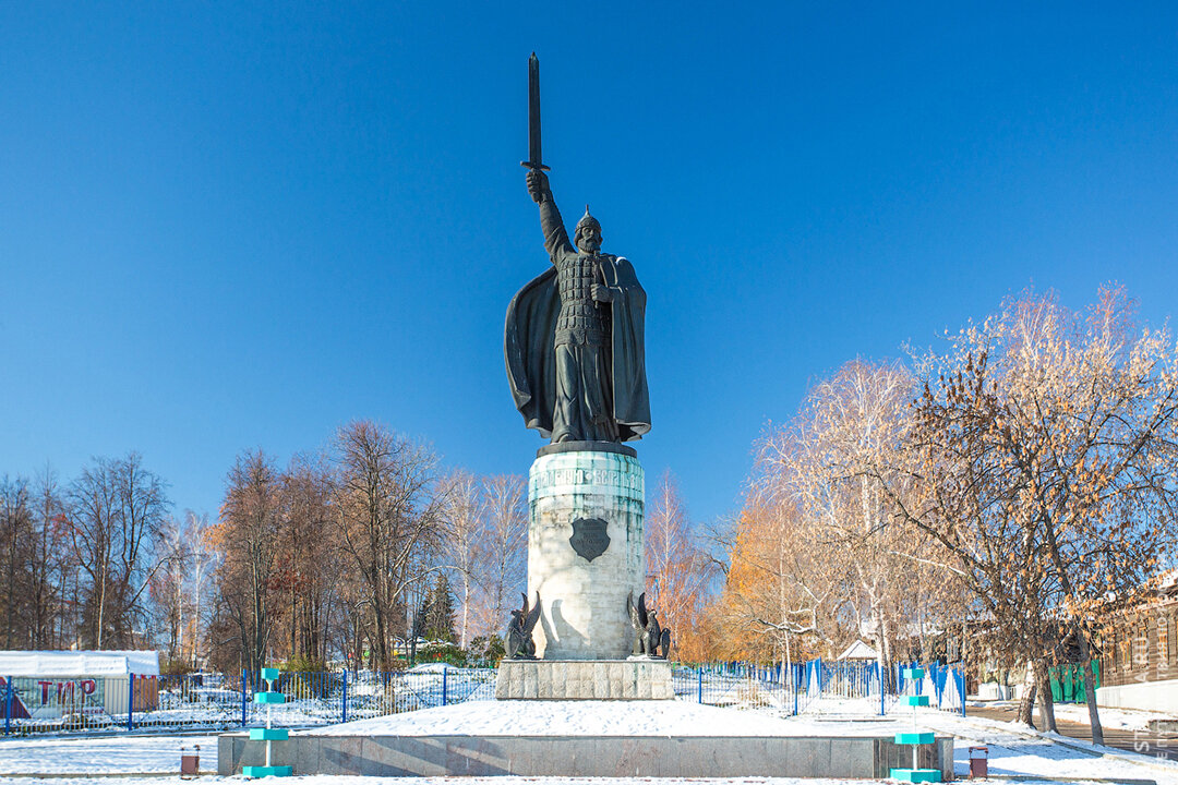 Памятник Илье Муромцу в городе Муроме