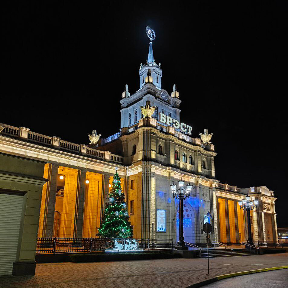 "Железнодорожный вокзал в Бресте". ©Галина Терпицкая, 2023