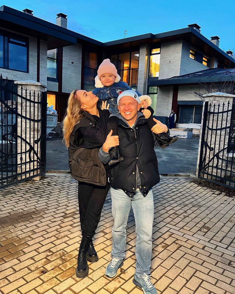 Ханна и Пашу с дочерью