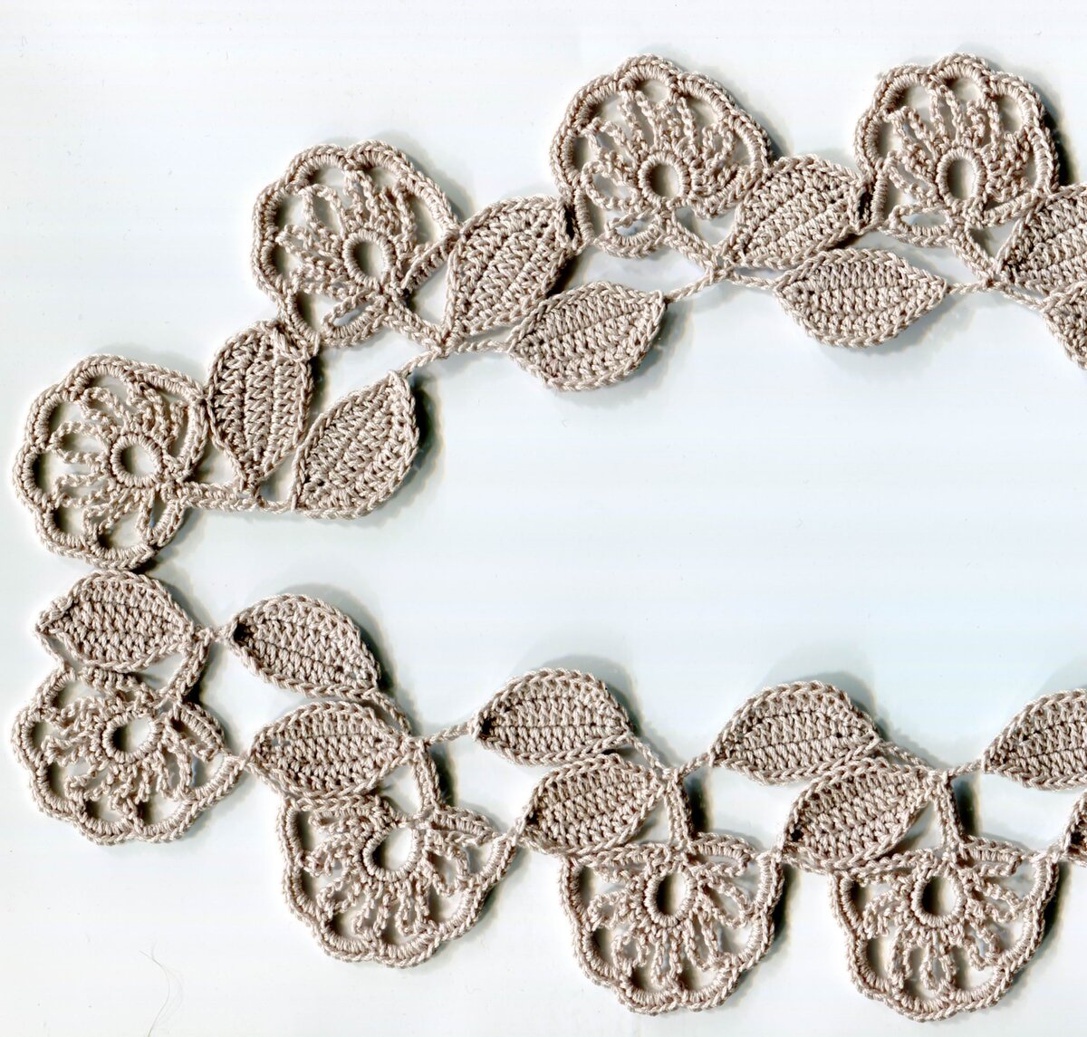 Тамбурное вязание. Занавески связанные ленточным кружевом. Брюгге тесьма.