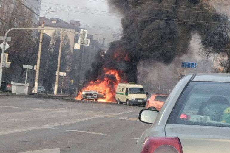 Российские военные сообщили, что Киев в субботу предпринял попытку неизбирательного комбинированного удара по Белгороду двумя ракетами «Ольха» в запрещенном кассетном снаряжении, а также реактивными