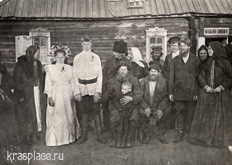 Молодожены. Источник: krasplace.ru